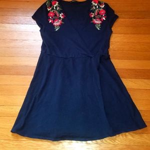 Zara knit dress. Floral embroidery.